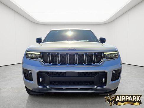 New 2025 Jeep Grand Cherokee Overland w/ Adv Protech Group III AWD/4WD image 9