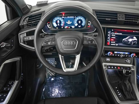 New 2025 Audi Q3 2.0T Premium image 14