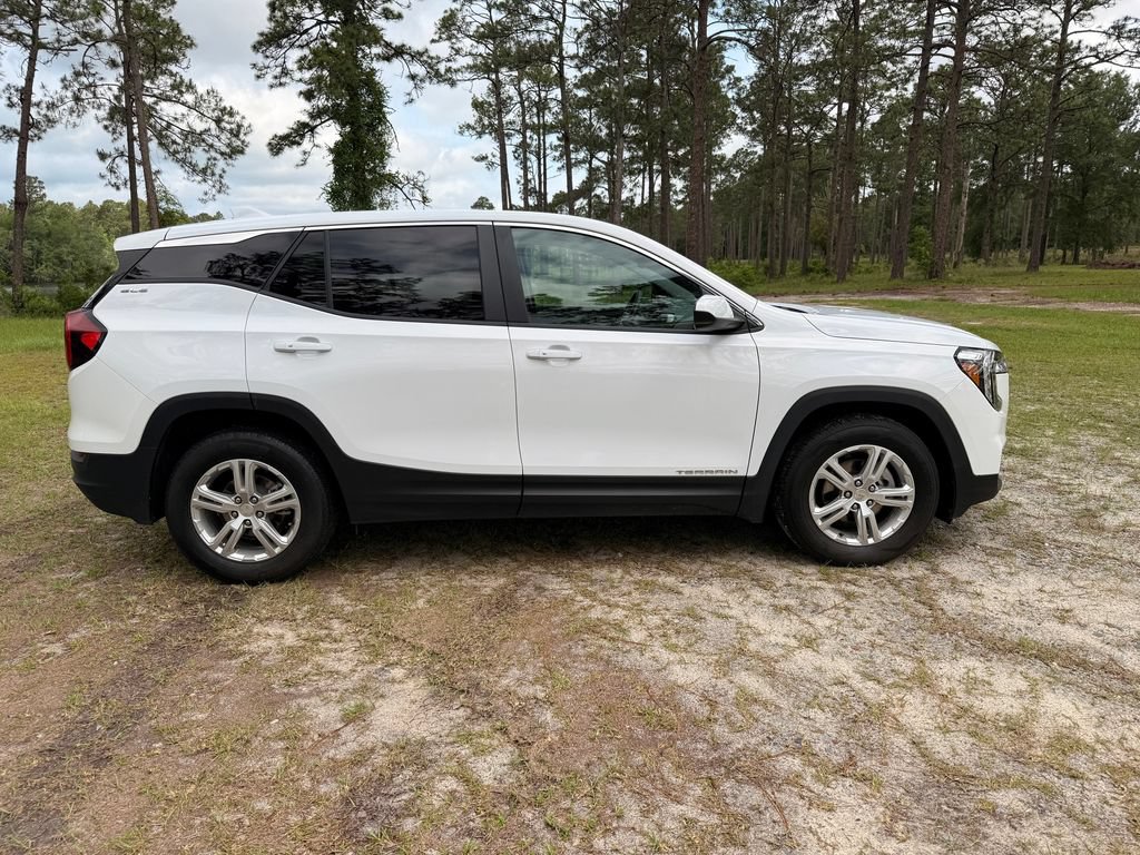 Used 2024 GMC Terrain SLE FWD image 6