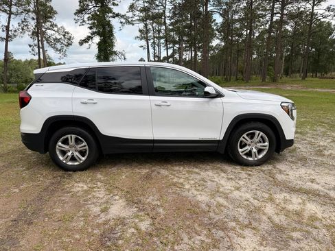 Used 2024 GMC Terrain SLE FWD image 6