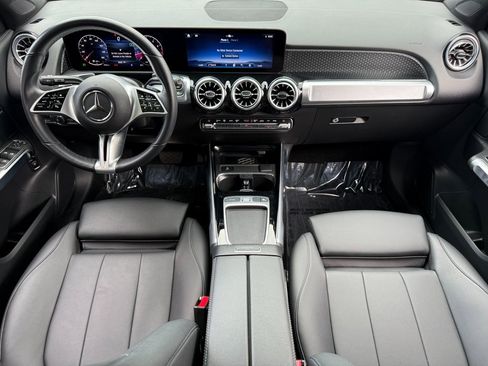 Used 2024 Mercedes-Benz GLB 250 4MATIC image 39