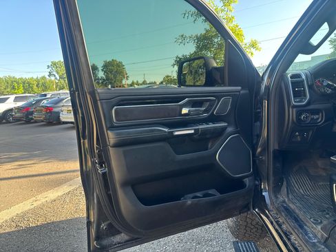 Used 2019 RAM 1500 Laramie AWD/4WD image 4