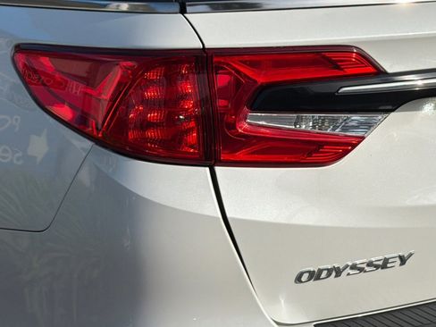 Used 2022 Honda Odyssey EX-L image 12