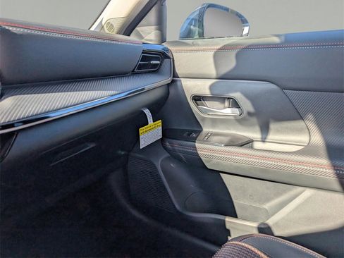 New 2025 Nissan Kicks SR image 29