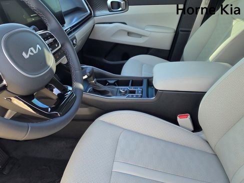New 2025 Kia Sorento S image 10