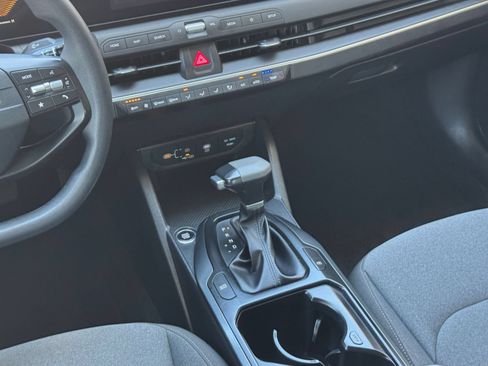 Used 2025 Kia K4 FWD image 36