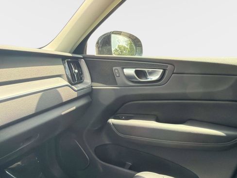 Certified 2025 Volvo XC60 B5 Core AWD/4WD image 20