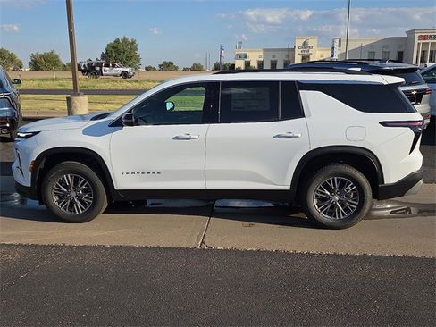 New 2026 Chevrolet Traverse LT image 2