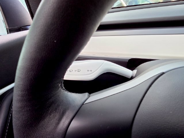 Used 2022 Tesla Model Y Performance AWD/4WD image 40