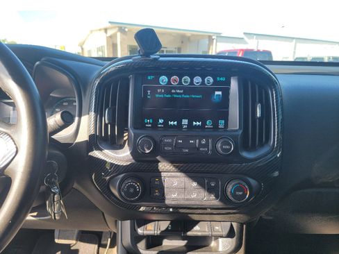 Used 2018 Chevrolet Colorado LT w/ LT Convenience Package image 18