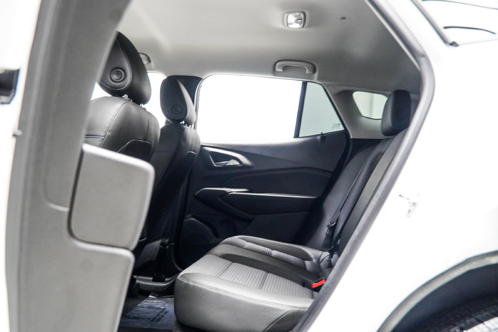 Used 2024 Chevrolet Trax LT w/ Driver Confidence Package FWD image 38