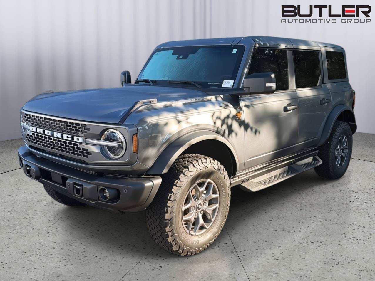 Certified 2025 Ford Bronco Badlands AWD/4WD image 1