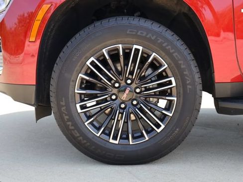 Used 2025 GMC Yukon Elevation AWD/4WD image 9