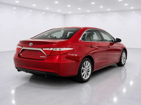 Used 2015 Toyota Camry SE FWD image 5