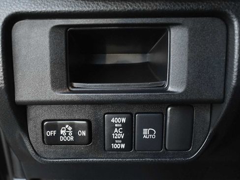 Used 2019 Ford F150 Platinum w/ Equipment Group 701A Luxury image 30