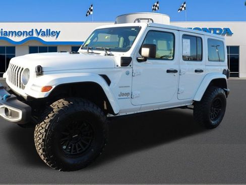 Used 2024 Jeep Wrangler Sahara image 3