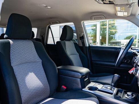 Used 2020 Toyota 4Runner SR5 AWD/4WD image 27