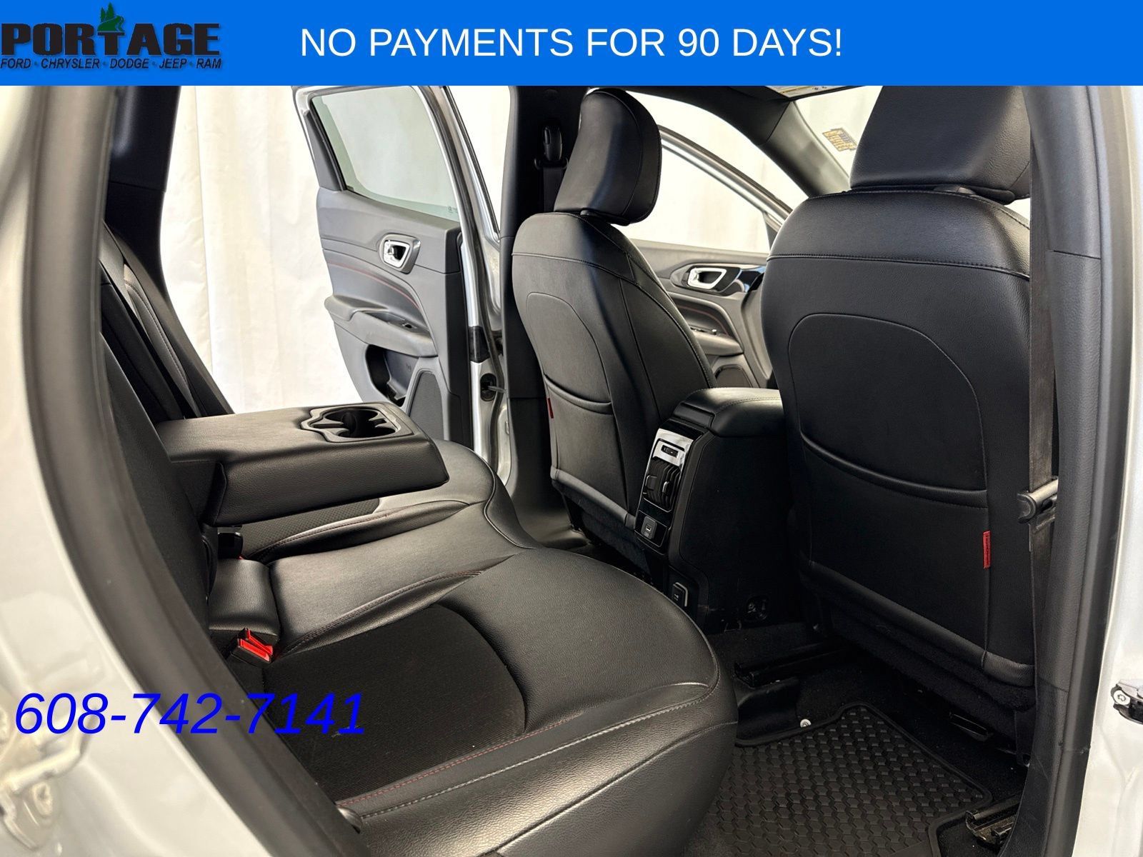 Used 2025 Jeep Compass Trailhawk AWD/4WD image 31
