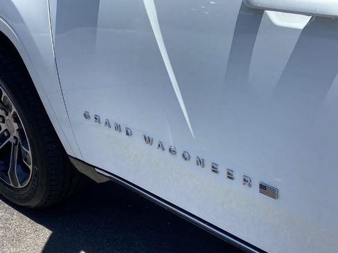 Used 2023 Jeep Grand Wagoneer 4WD w/ Flexible Seating Group image 29