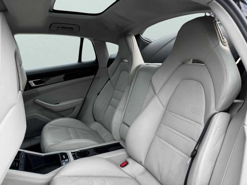 Used 2017 Porsche Panamera image 41