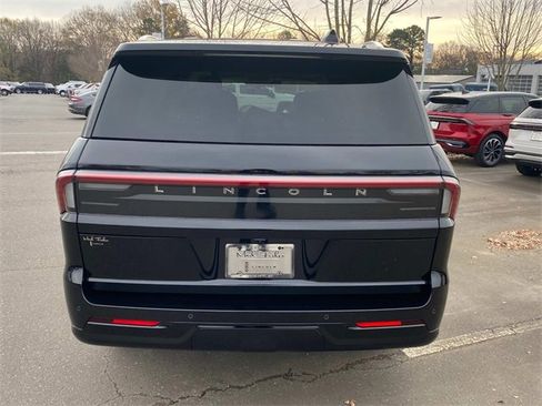 New 2025 Lincoln Navigator Reserve image 29