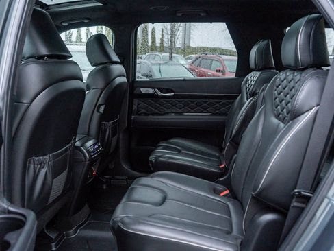 Used 2022 Hyundai Palisade Calligraphy w/ Winter Package image 18