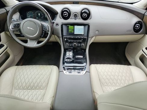 Used 2017 Jaguar XJ L Supercharged image 13