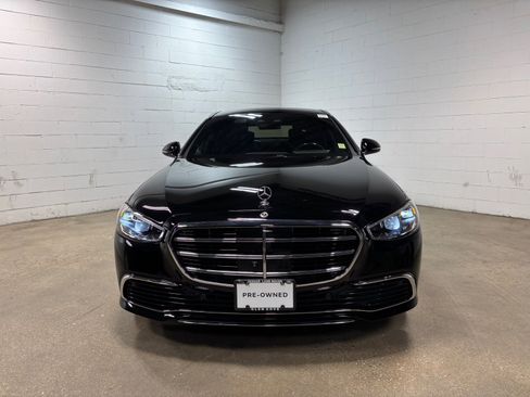 Used 2024 Mercedes-Benz S 580 4MATIC Sedan image 3