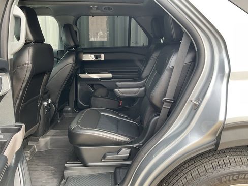 Used 2023 Ford Explorer Limited w/ Limited Technology Package image 19