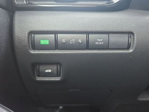 Used 2020 Nissan Sentra SV image 38