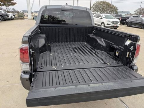 Used 2023 Toyota Tacoma TRD Off-Road image 27