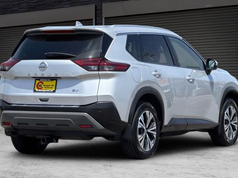 Used 2021 Nissan Rogue SV w/ Premium Package FWD image 4