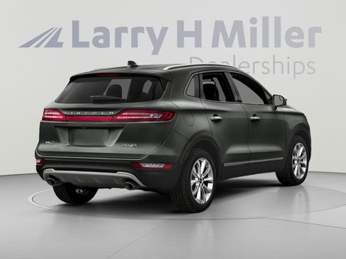 Used 2017 Lincoln MKC Reserve w/ Lincoln MKC Climate Package AWD/4WD image 2