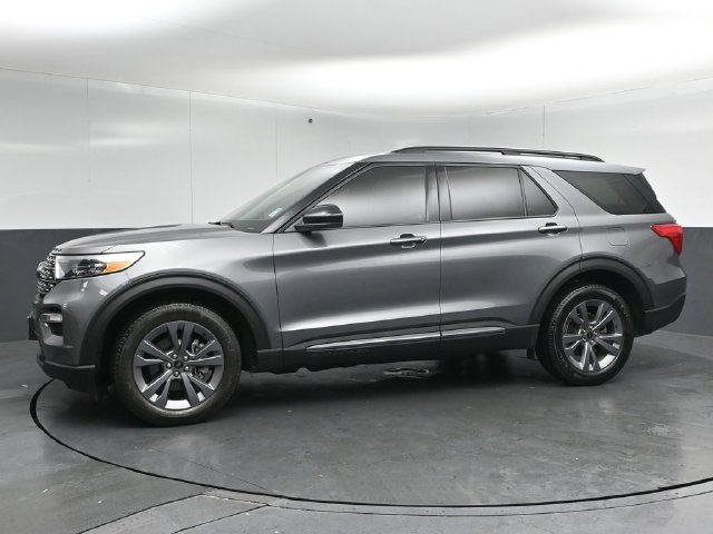 Certified 2023 Ford Explorer XLT w/ Equipment Group 202A AWD/4WD image 4