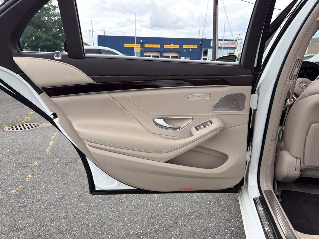 Used 2020 Mercedes-Benz S 560 4MATIC Sedan image 34