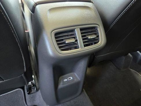 Used 2023 Buick Envision Essence FWD image 11