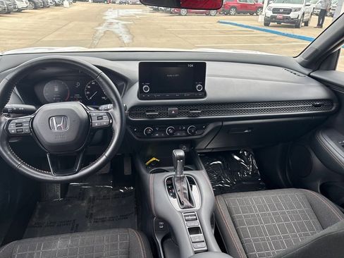 Certified 2025 Honda HR-V Sport image 14