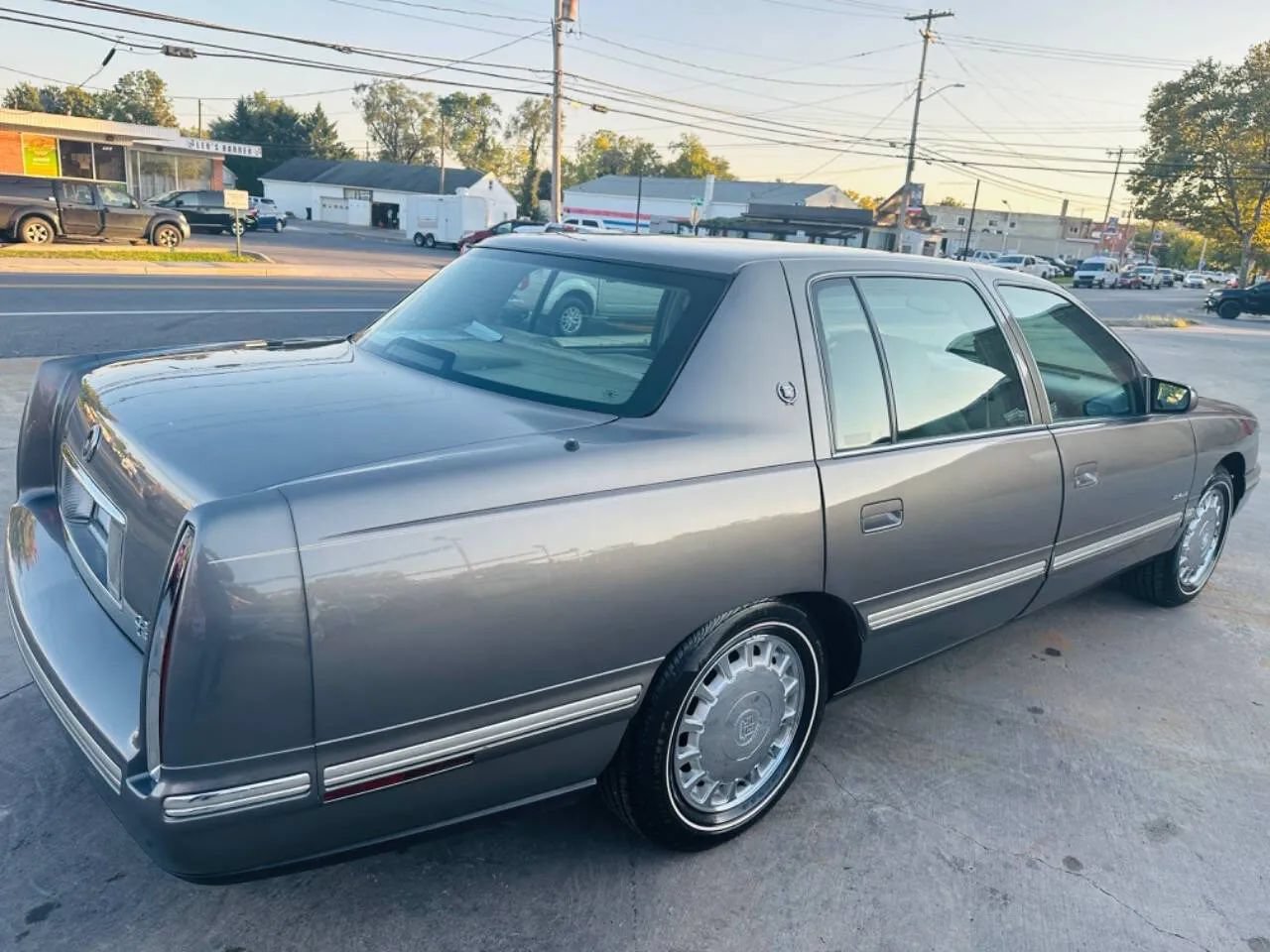 Used 1998 Cadillac De Ville FWD image 8