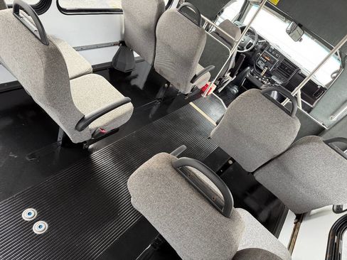 Used 2014 Chevrolet Express 3500 w/ Shuttle Bus Package image 75