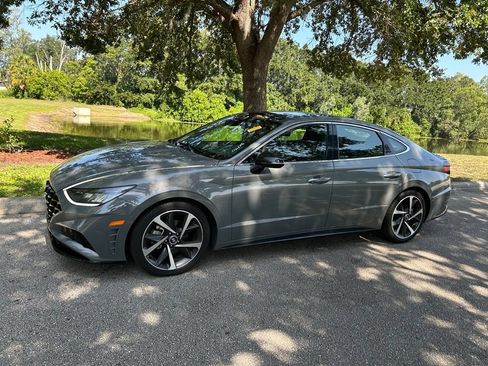 Used 2023 Hyundai Sonata SEL Plus FWD image 2