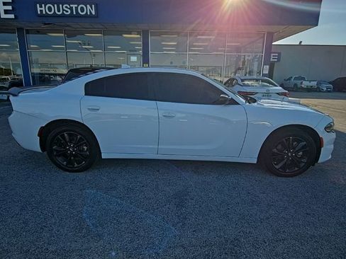 Used 2023 Dodge Charger SXT w/ Blacktop Package image 8
