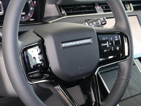 Used 2026 Land Rover Range Rover Evoque Dynamic SE AWD/4WD image 29