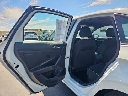 Used 2022 Volkswagen Jetta Sport FWD image 16