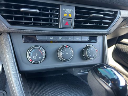 Used 2023 Volkswagen Jetta Sport image 12