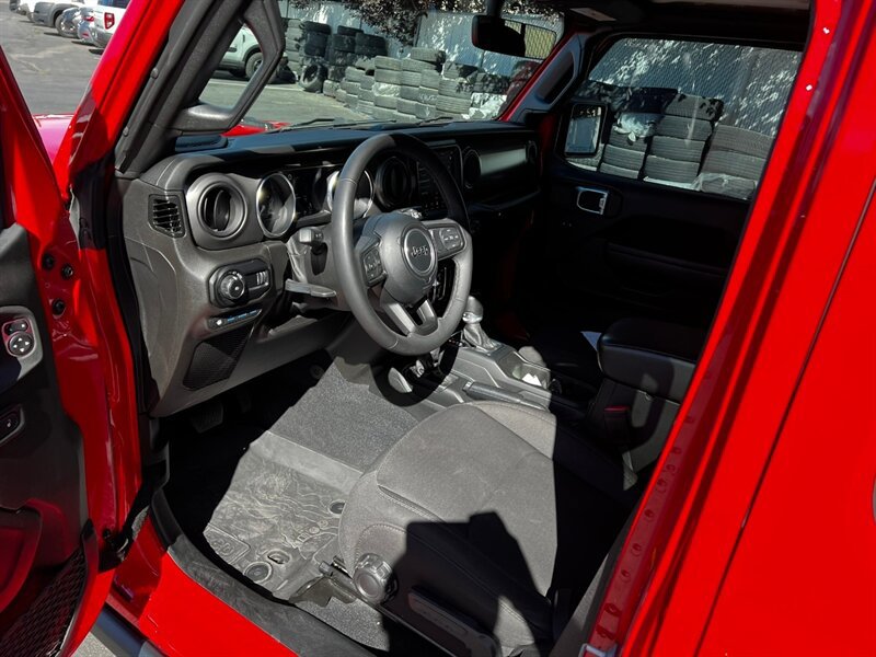 Used 2023 Jeep Wrangler Unlimited w/ Cold Weather Group AWD/4WD image 13