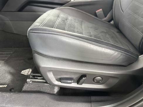 Used 2024 Mitsubishi Outlander SE image 25