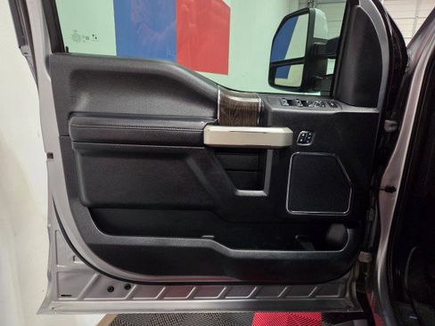 Used 2020 Ford F250 Lariat w/ Lariat Value Package image 39