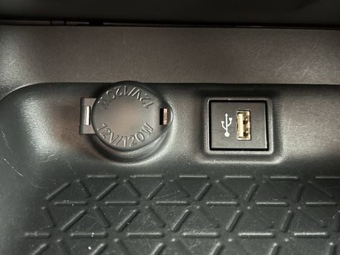 Certified 2025 Toyota RAV4 XLE AWD/4WD image 30
