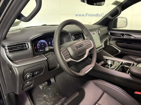 New 2026 Jeep Grand Wagoneer Limited AWD/4WD image 12