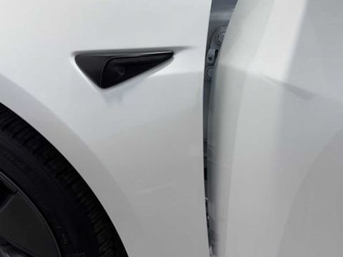 Used 2023 Tesla Model 3 Standard Range RWD image 9